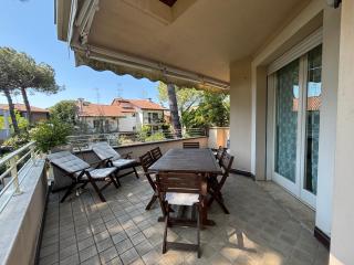 CV022 - Cervia, trilocale con patio, terrazzo e mansarda - 0