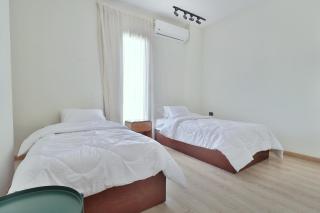 Luxury 3BR Penthouse Huge Terrace New Cairo Prime location - 5