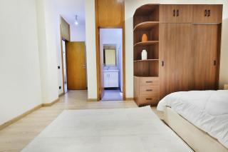 Luxury 3BR Penthouse Huge Terrace New Cairo Prime location - 9