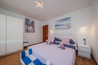 Cozy place near beach in the center Kastel Stari with terrase - 0