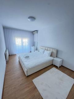 Reinas Apartment - 0