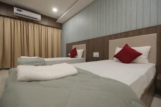 Royal Palace Hotel Surat Velanja - 5