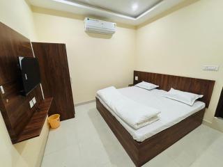 Riviera Homestay - 0