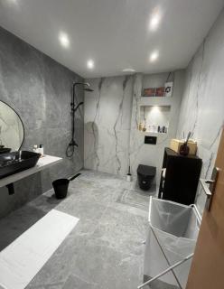 Crystal Home - 6