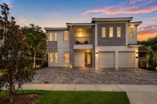 W451J - Glamorous Getaway With Themed Bedrooms at Reunion - 9