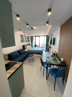 Deep Blue Horizon Studio By The Sea - 1