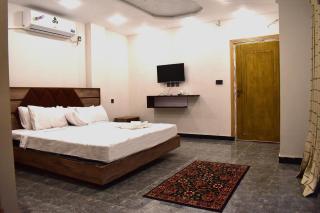 Ronza Hotel & BIN ISHAQ RESTAURENT - 2