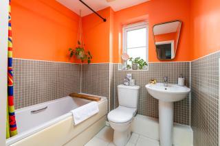 NEW Lovely 2Bed 2Bath-Parking-By FabAccommodation - 7