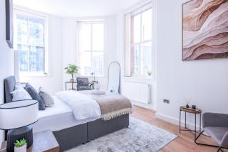 Modern 2 Bedroom flat / Free parking / Sleeps 6 - 6