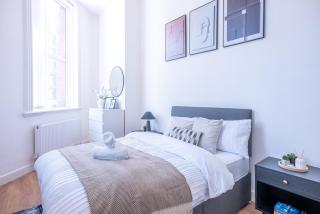 Modern 2 Bedroom flat / Free parking / Sleeps 6 - 5