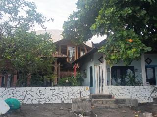 Blue house - 9