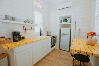 The Frida Tiny House-Hot Tub-Pet Friendly-No Pet Fee! - 5