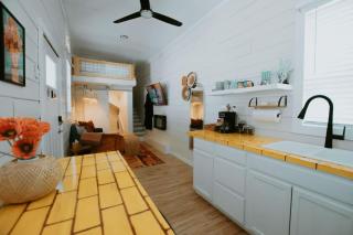 The Frida Tiny House-Hot Tub-Pet Friendly-No Pet Fee! - 2