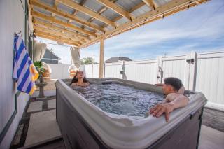 The Frida Tiny House-Hot Tub-Pet Friendly-No Pet Fee! - 9
