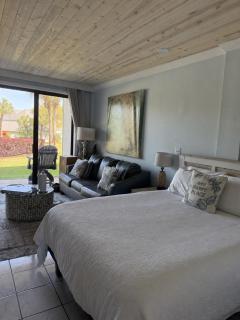 Cozy Bayfront Condo - 9