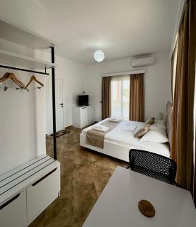 Seli's White Villa - 9