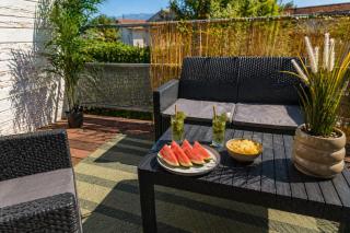 L'ELEGANT - TERRASSE PARKING WIFI - 5Km AIRPORT - 9