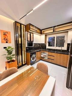Luxury Stay to Remember 5 Bedroom Rental in Marina 5 ج4 - 6