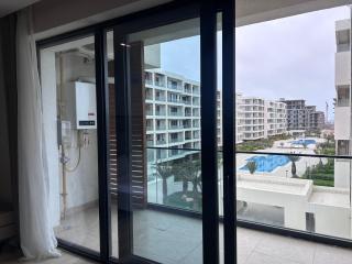 Sea Breeze Park Residence 2 , Studio with a balcony and pool view - 7