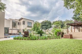 Refined luxury home - 4