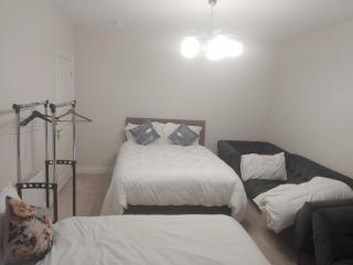 Grand Royal Guesthouse - 8