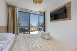 Sunrise Beachfront Residence II - 6
