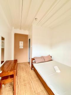 Wander Inn Valencia - 6