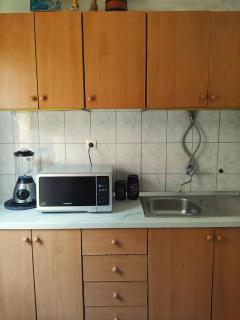Beautiful room with bathroom first row to the sea with separate shared kitchen - Nin - 3