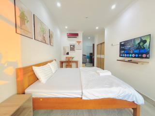 I Riverside 402B I Sky-high studio w nice view - 5