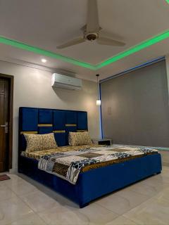 Bahria Eiffel View Apartment - 5