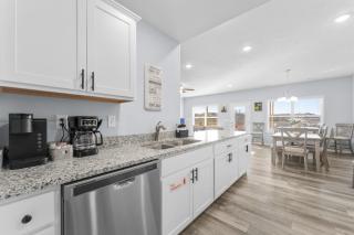 Hot Tub, Walk- In Condo Near Silver Dollar City! - 3