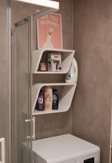 Cosy Castle Flat - Dressing Room - FREE PARKING - 2