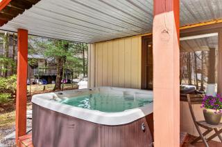 Hot Tub & Fire Pit 1 Min to Lake - 9