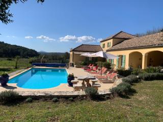 Villa tout confort, superbe vue dégagée, piscine chauffée, raccdt fibre - 0