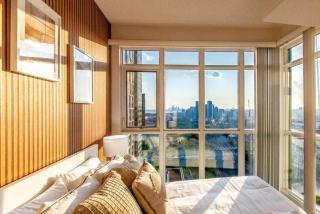 Downtown Toronto 2-Bedroom Apartment with Balcony & City View - Sleeps 6 - 8