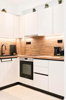 Cozy & Stylish Apartment with Balcony Netflix Near Metro - 4