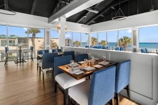 Stunning Pool View Room 1st Floor - 4
