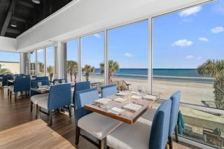 Beach Dreams, Pool View Room, 1st Floor sleeps 4 - 5