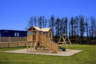 2 Bed - Sleeps 6 - Pets - Parking - Wifi - 4