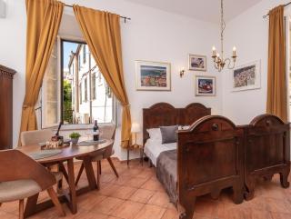 Amoret Apartments - 0