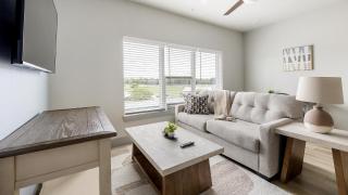 Landing Chic 2BD in Grand Prairie - 9