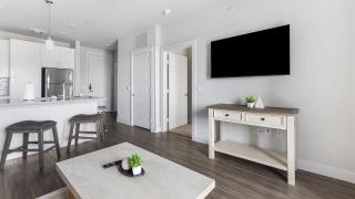 Landing Chic 1BD Game Room Gym - 7