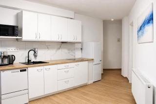 LYLY APARTMENT - 2 Bedrooms for 6 Guests & Free Parking - 2