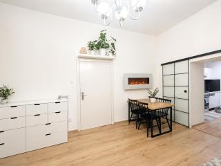 City Center Apartment - 5