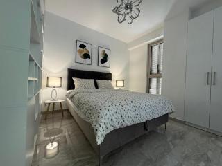 Aura Tower Aparments by In Property - 8