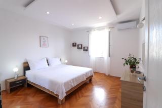 Central 3-Bedroom Penthouse - 6