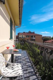 Central 3-Bedroom Penthouse - 9