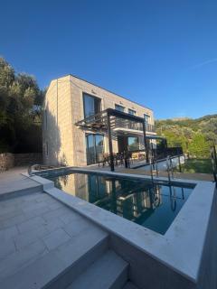 Elysium Villa - 8