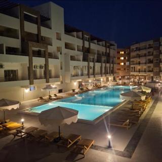 Luxury Studio, pool, Private beach & close to Airport - 9