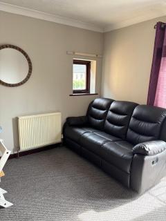 Modern 2-Bedroom in Cambridge with Parking - 3